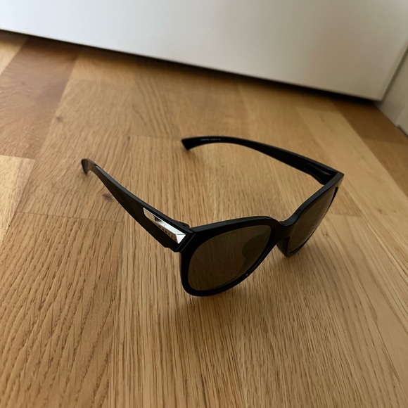 Oakley Prizm Polarized Sunglasses - Picture 3 of 11